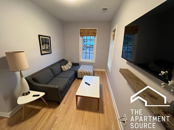 3rd image of 851 N Fairfield Ave #2R