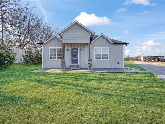 4th image of 920 Oil Mill Rd