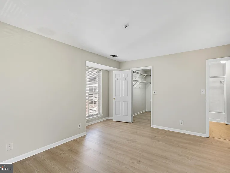 240 S Reynolds St #411 — Photo 11