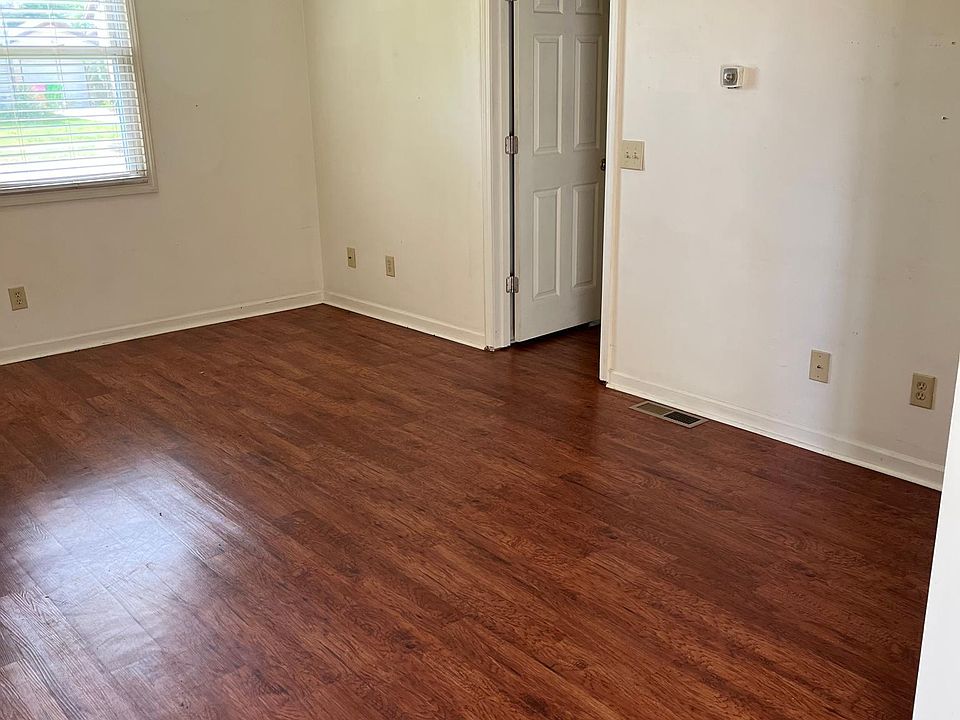 2nd image of 610 Binford St APT A