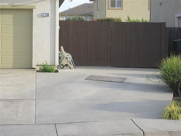 2nd image of 2730 Kristen St