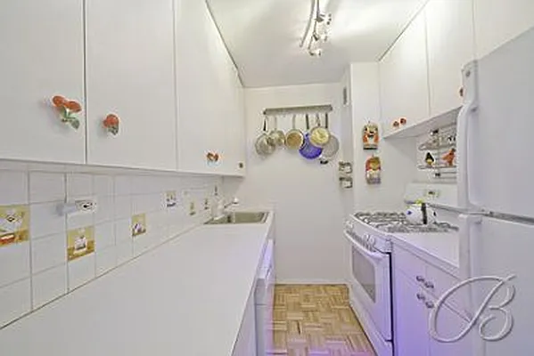 Rented by Bellmarc Realty | media 18