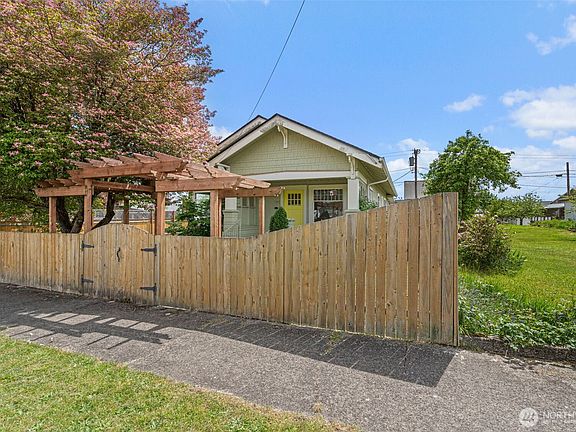 3rd image of 505 W Young Street