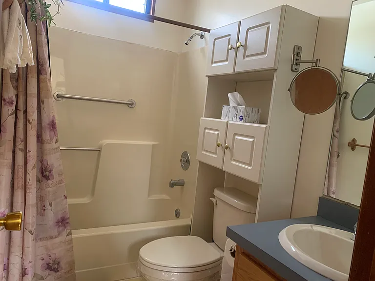 244 Surrey Dr — Photo 14