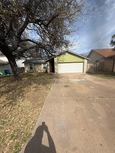 1100 York Castle Dr Photo 1