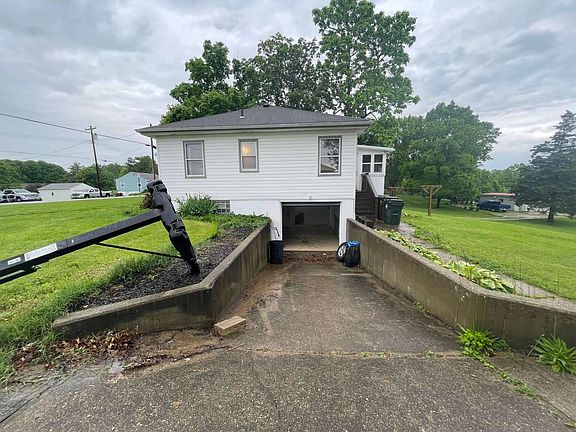 3rd image of 634 Skyway Dr