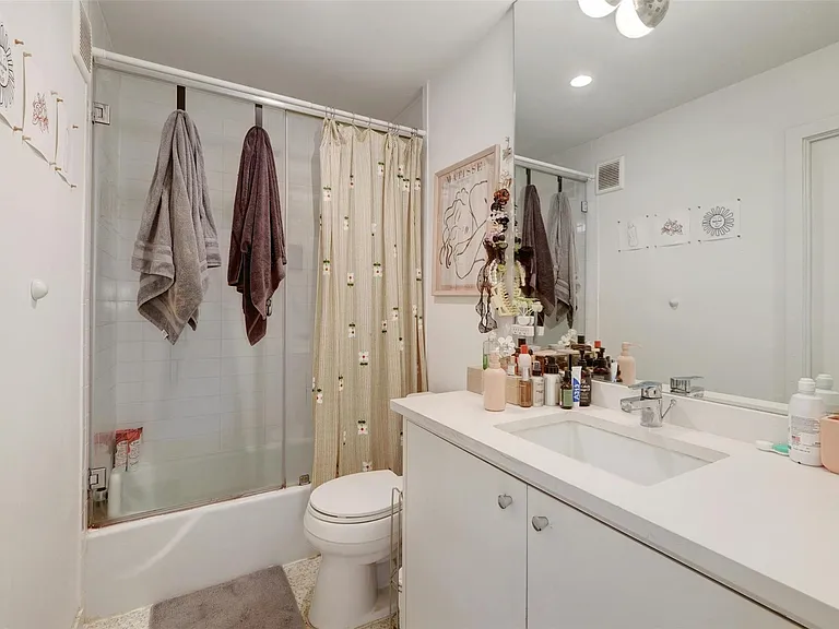 1208 Enfield Rd #202 — Photo 5