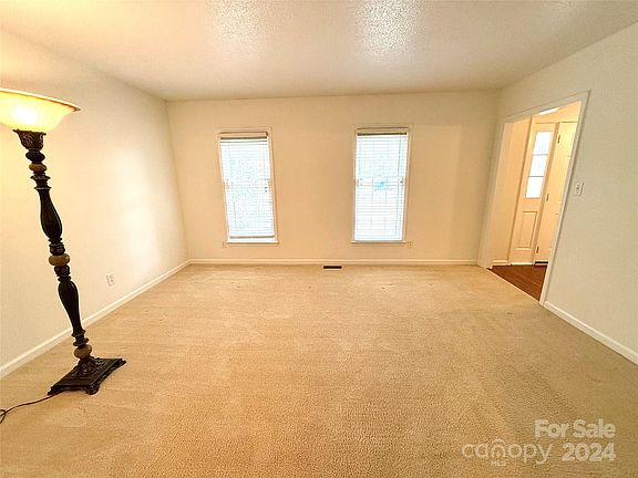 4th image of 7100 Sythe Ct