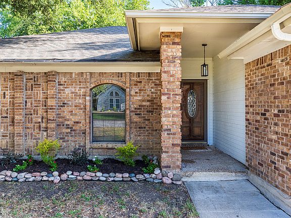 4th image of 911 Gwinnett Cir