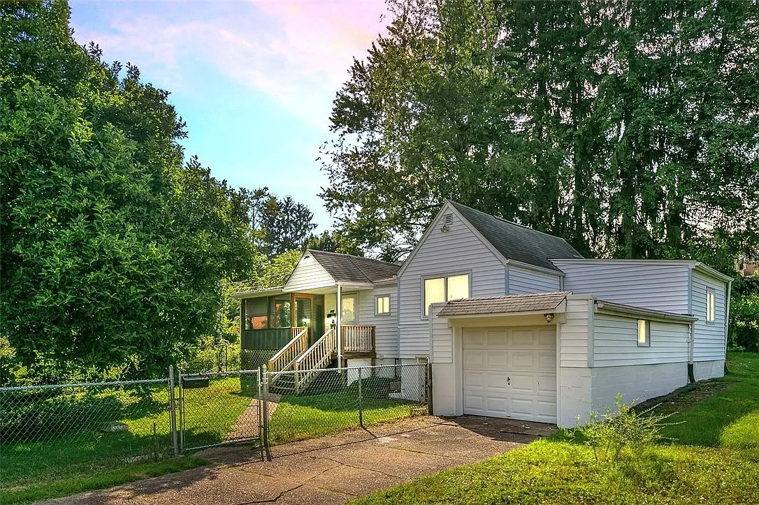331 Woodhaven Dr photo 1