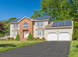 2 Maurice Ct, Bayville, NJ 08721