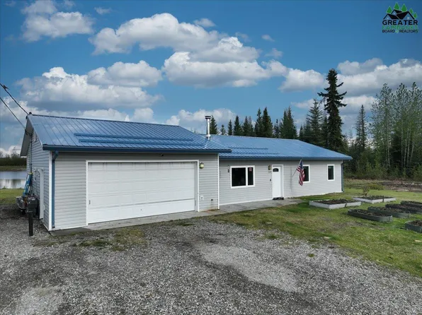 2605 Roseanne Ct, North Pole, AK 99705
