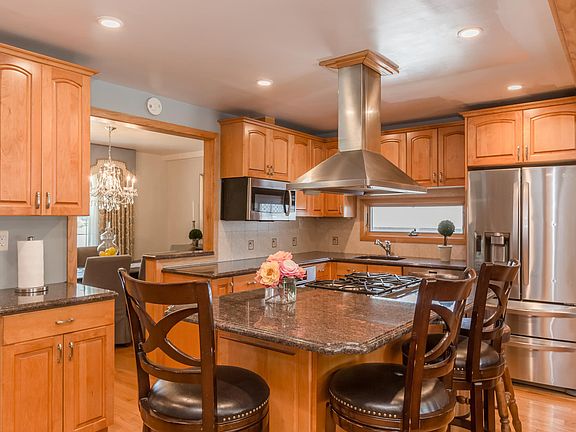 5th image of 12 Ellendale Ct