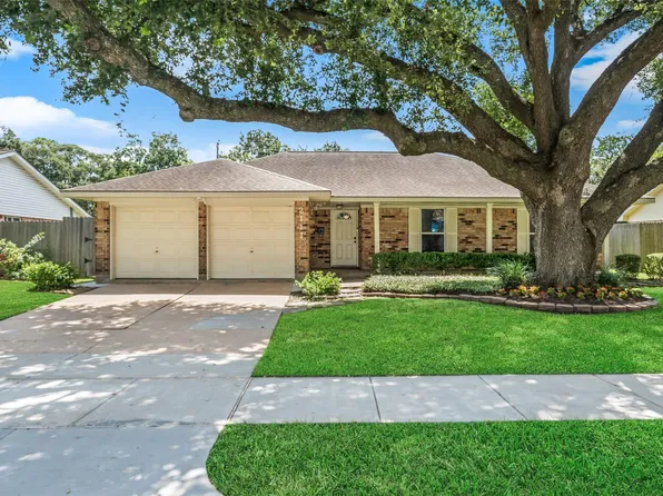 2111 Willow Blvd, Pearland, TX 77581