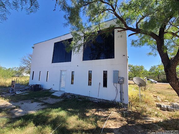2nd image of 230 S Roosevelt