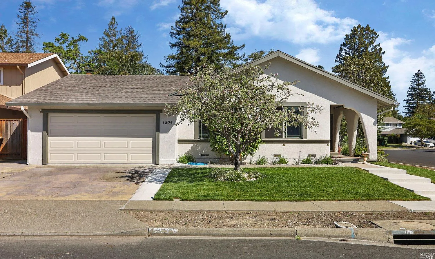 1804 Monarch Dr photo 1
