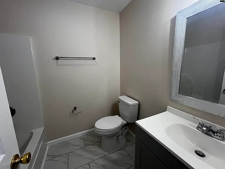 832 Newman St — Photo 28