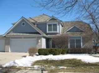 854 Wintergreen Dr, Aurora, IL