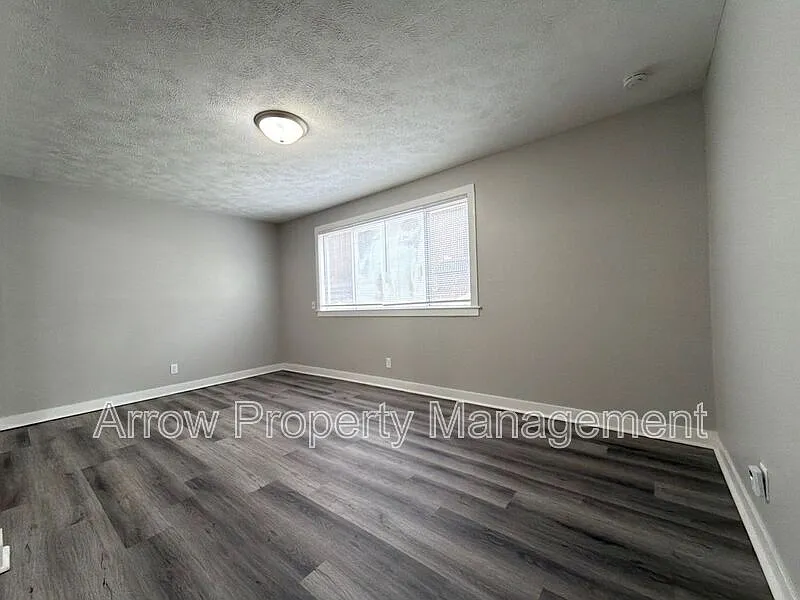 1215 E St — Photo 3