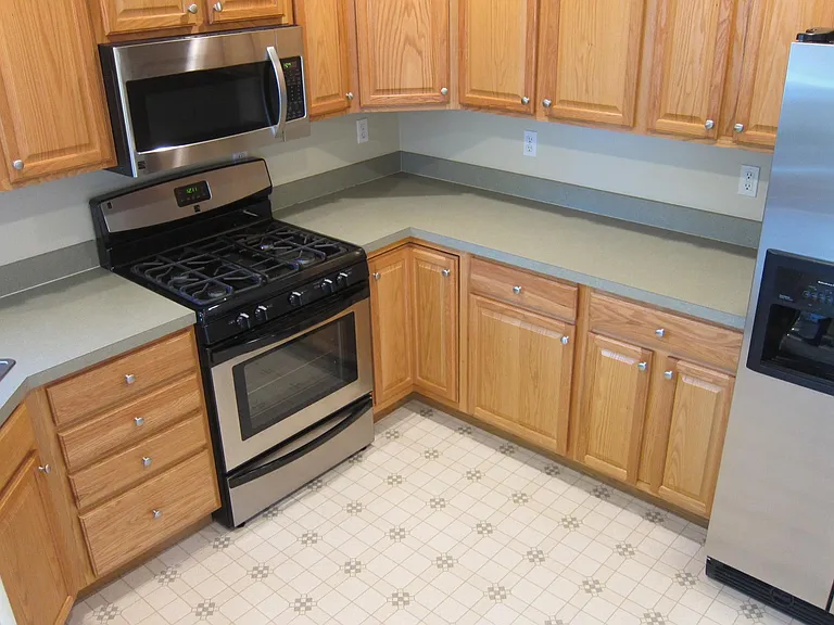 2108 NW Violet Ave — Photo 2