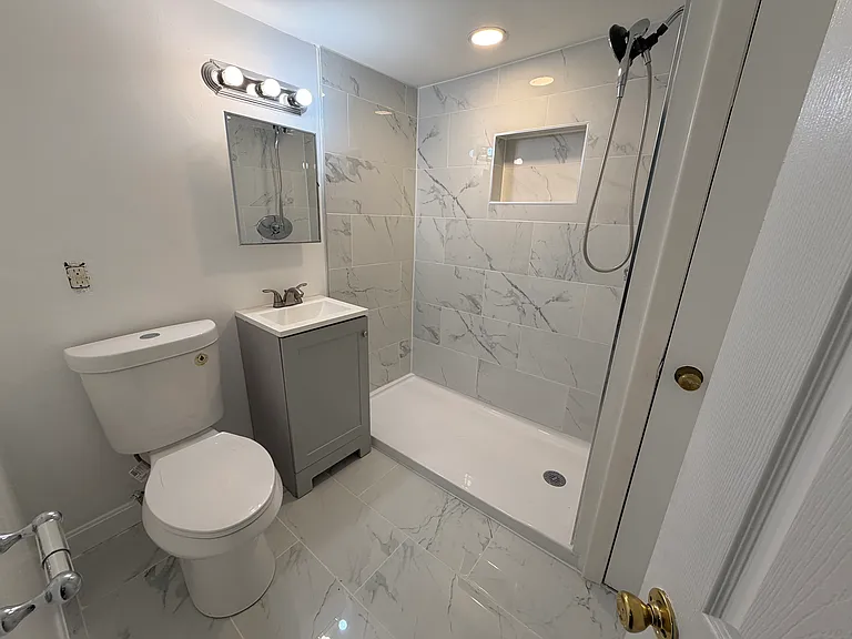 149 Adams St #3 — Photo 4