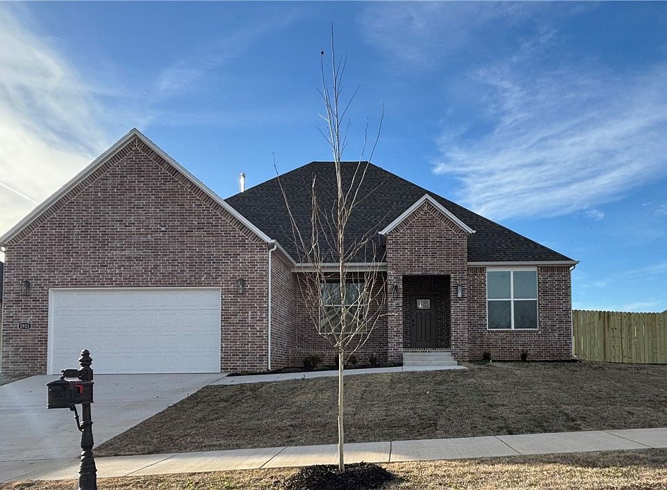 1st image of 2921 N Chapel Dr