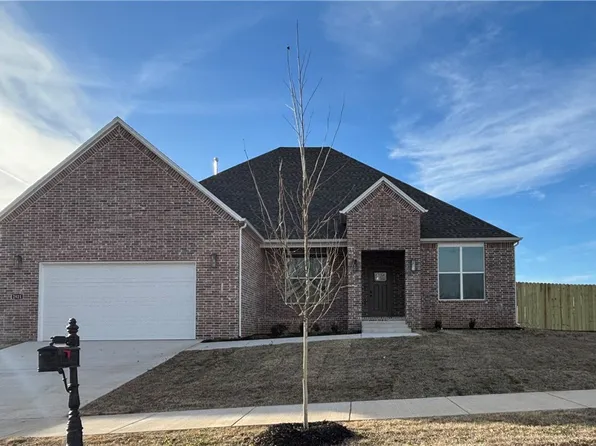 2921 N Chapel Dr, Fayetteville, AR 72704