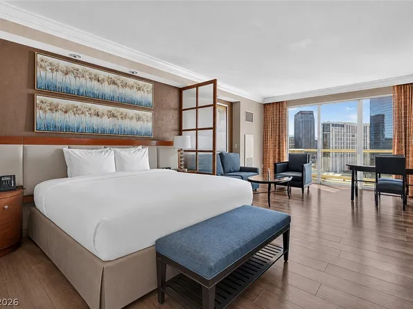 135 Harmon Ave #2215, Las Vegas, NV 89109