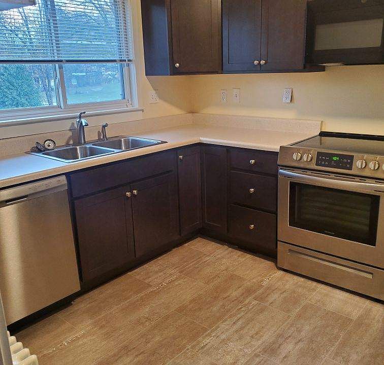 1st image of 667 S Jefferson St #3