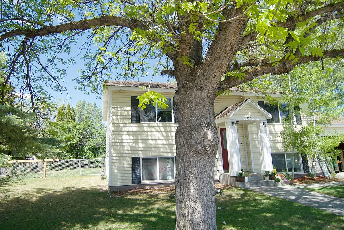 Building Photo - 3557 Daleen St