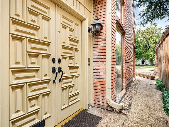 3rd image of 3633 McFarlin Blvd