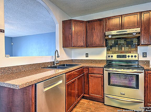 5th image of 9806 Echo Plain Dr
