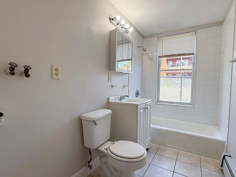 77 Green St #79 — Photo 5