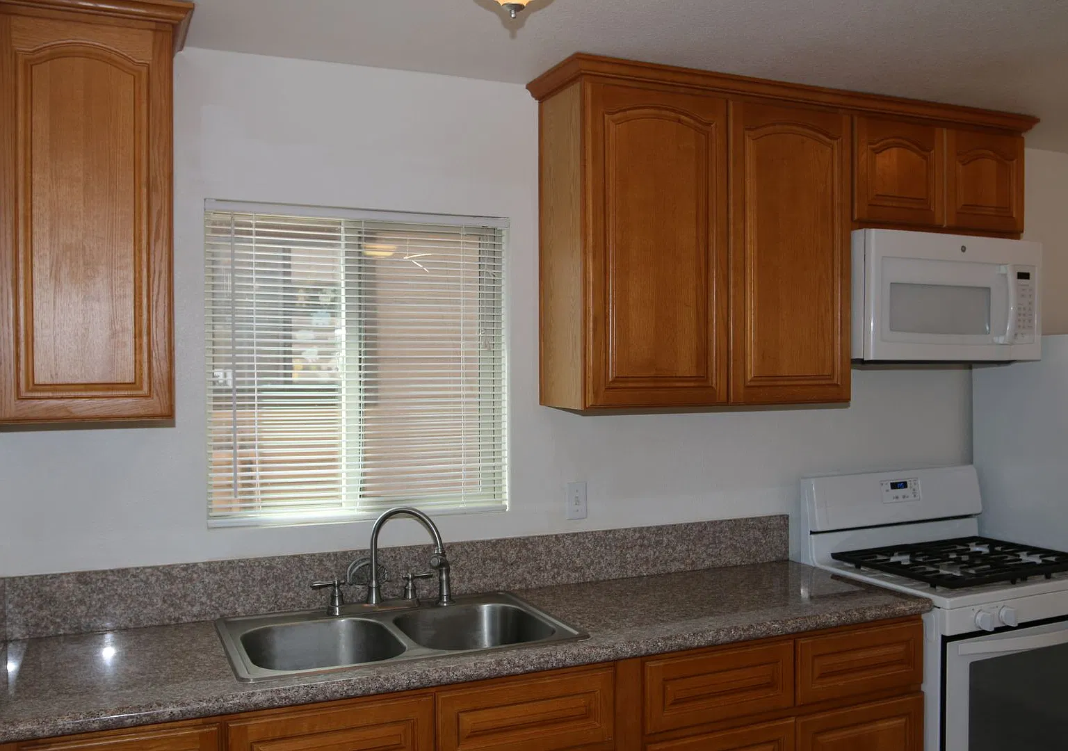 40051 Forest Rd — Photo 3