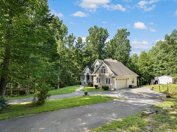 5th image of 17 Old Banks Dr