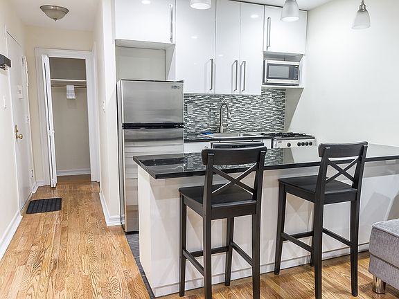 5th image of 237 E 33rd St APT 1A
