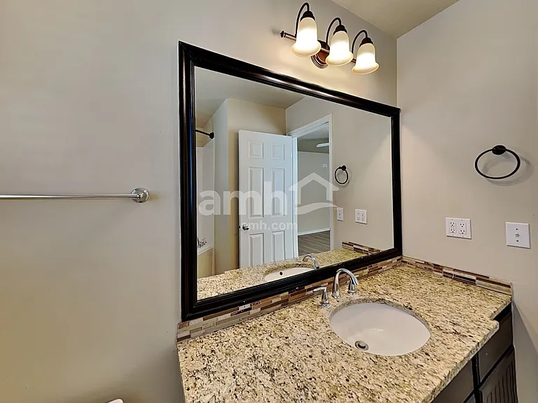 2964 S Fetzer Dr — Photo 12