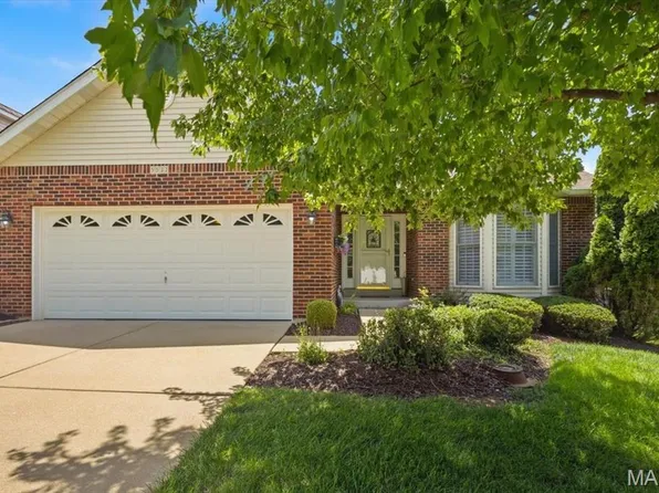 5532 Heatherbluff Ct, Saint Louis, MO 63128