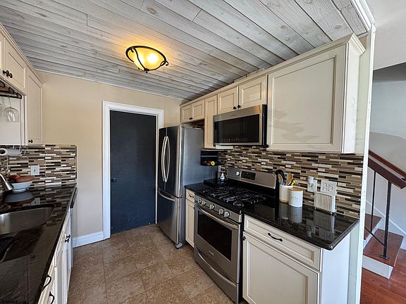 3rd image of 5807 Marshall Ave #1415