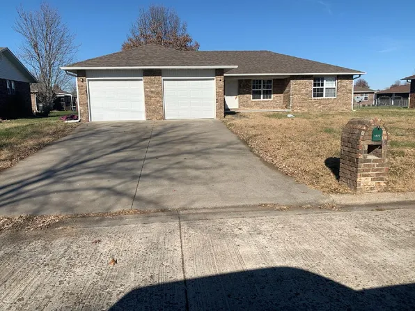 2355 W South Street, Bolivar, MO 65613