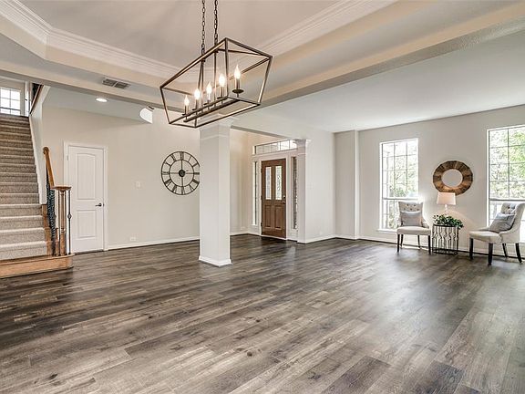3rd image of 617 King Lot Ln