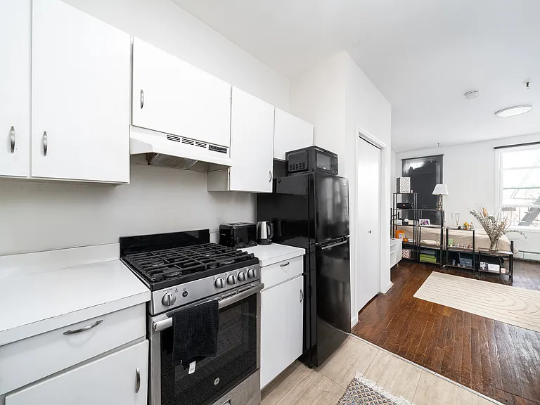 108 Adams St #3 — Photo 10