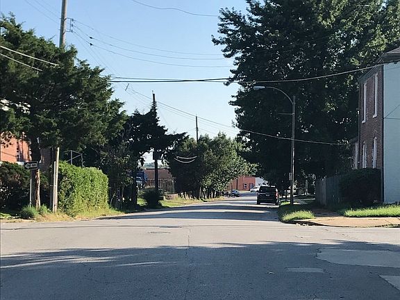 4th image of 2128 Forest Ave