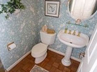 129 Village Ct, Upper St Clair, PA