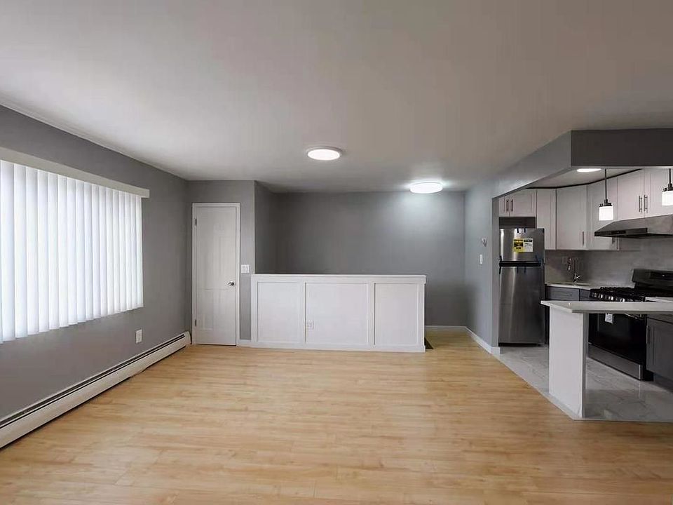 1st image of 109 27th Ave #3