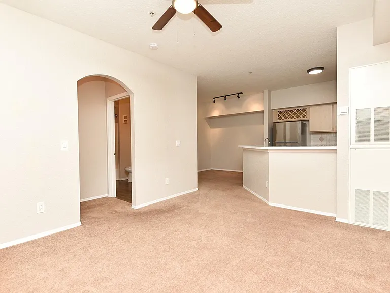 826 Camargo Way #305 — Photo 29