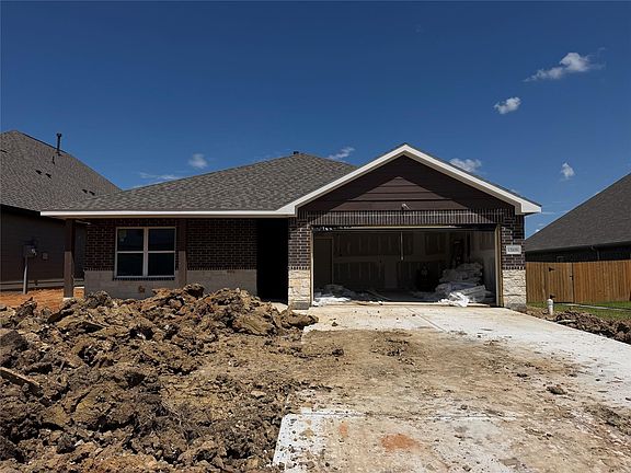 2nd image of 12200 Lexington Heights Dr