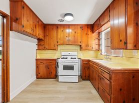 2420 N Buena Vista St