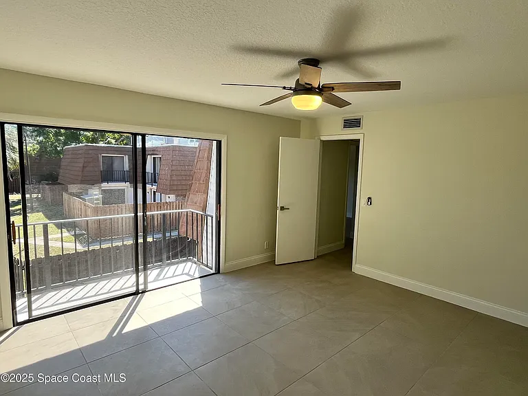 1717 Erin Ct NE — Photo 21