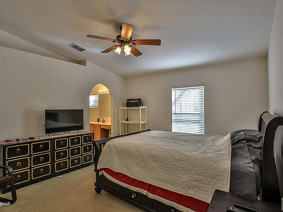 5th image of 15 Plain View Dr